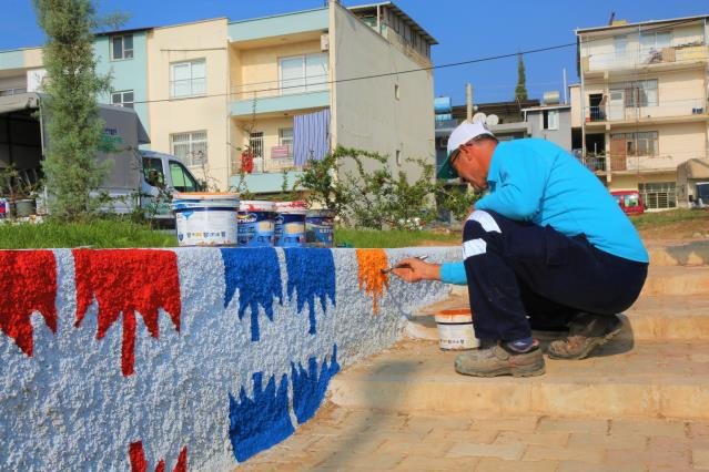 Trafo duvarları Türk kilim motiflerine boyandı